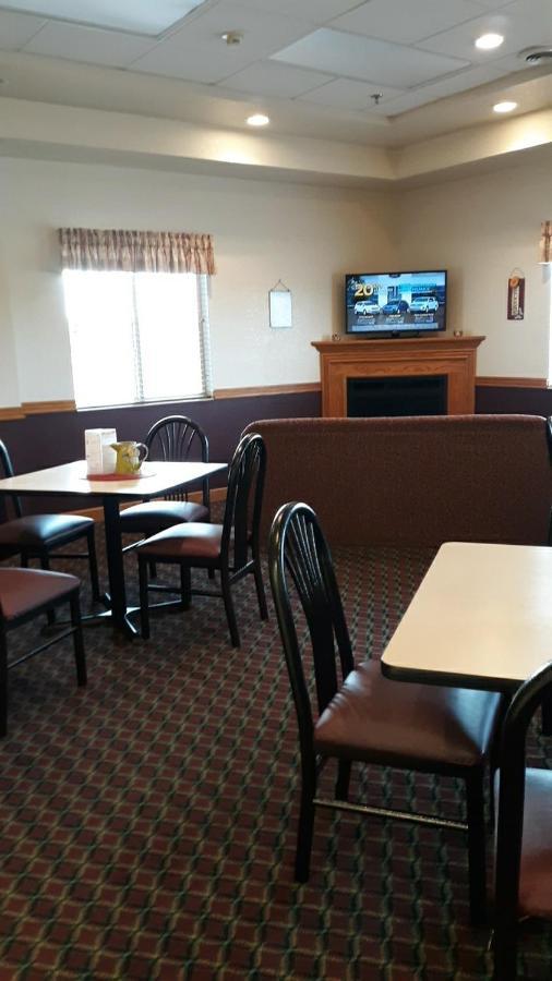 Herington Inn And Suites Kültér fotó