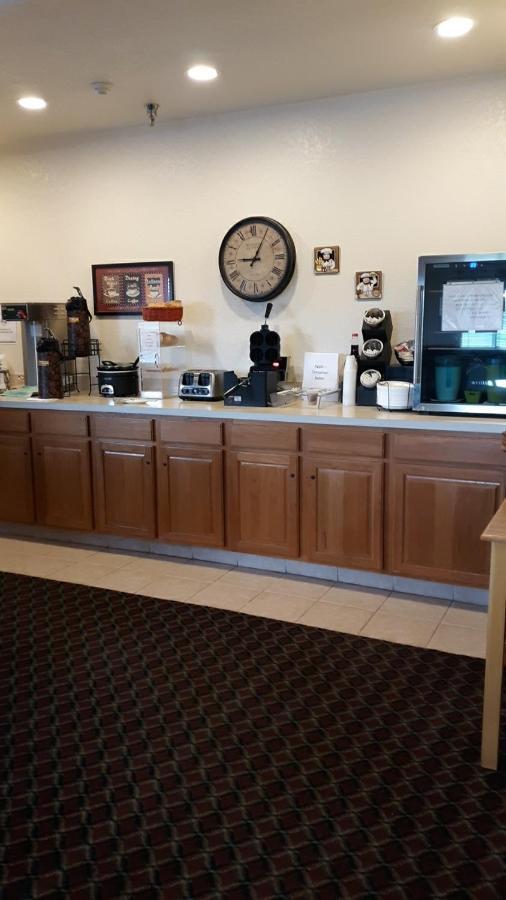 Herington Inn And Suites Kültér fotó